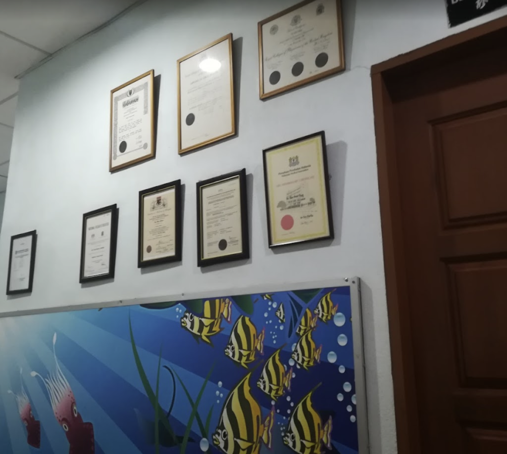 Tan Child Specialist Clinic